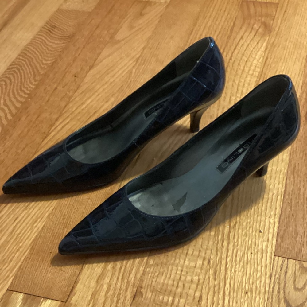 Bandolino Dark Blue Textured Heels Grunge Vegan 90s Style size 7